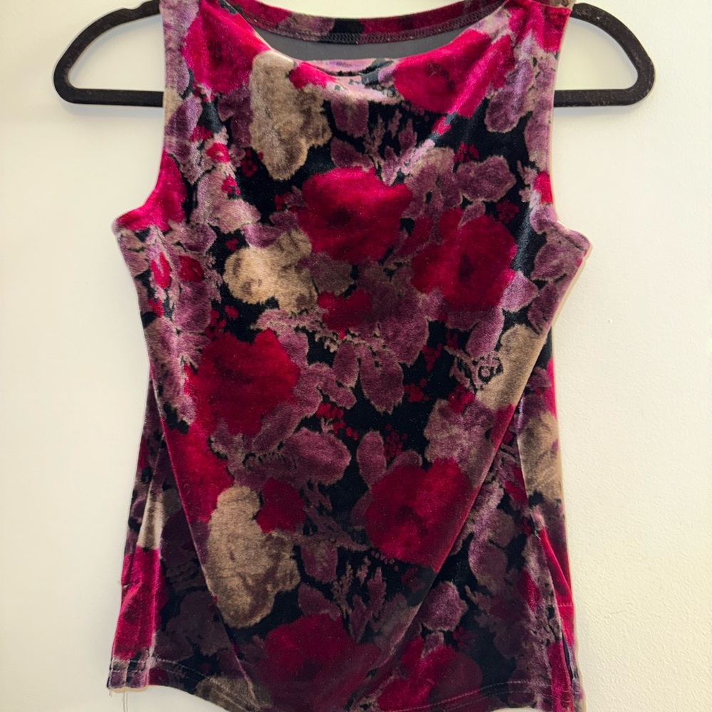 Velvet Floral Tank Top in Red and Black